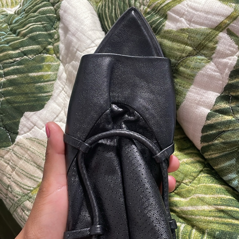 Designer Wal & Pai Sandals - Picture 4 of 5
